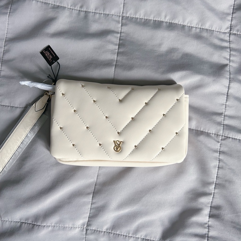 Victoria Clutch